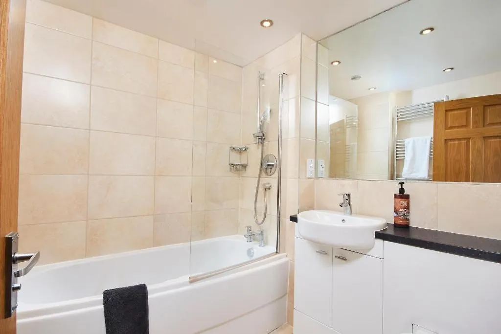 The Moss X Monroe Suite - In Central Bath United Kingdom